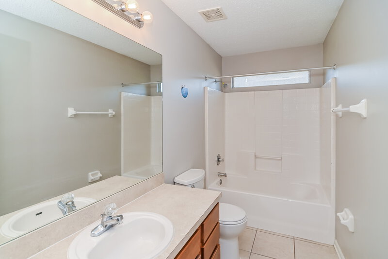 3,000/Mo, 7057 Rapid River Dr W Jacksonville, FL 32219 Bathroom View