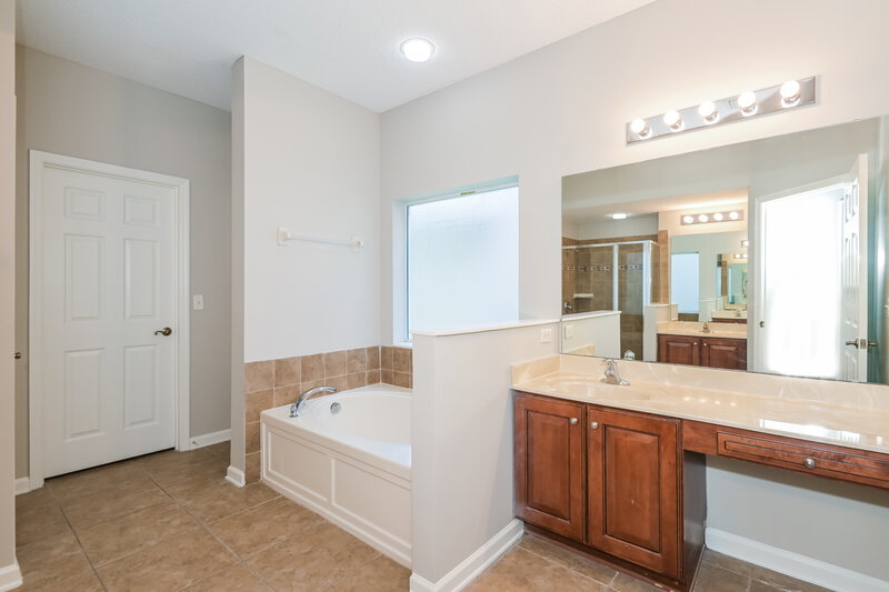 2,385/Mo, 3339 Turkey Creek Dr Green Cove Springs, FL 32043 Main Bathroom View