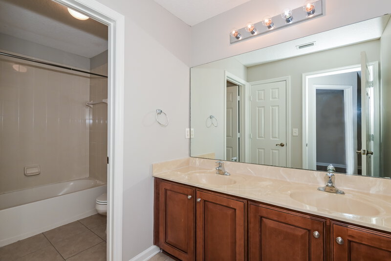 2,385/Mo, 3339 Turkey Creek Dr Green Cove Springs, FL 32043 Bathroom View