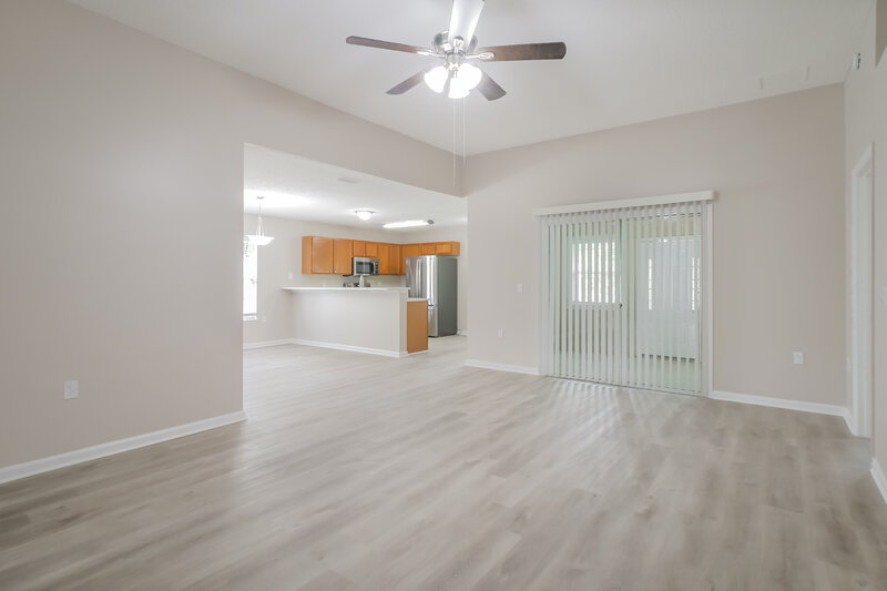 1,850/Mo, 1060 Buccaneer Blvd Green Cove Springs, FL 32043 Living Room View 2