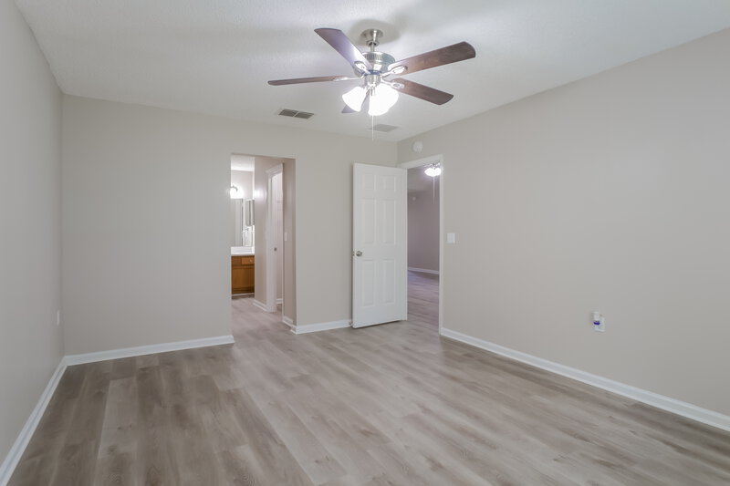 1,850/Mo, 1060 Buccaneer Blvd Green Cove Springs, FL 32043 Main Bedroom View 2