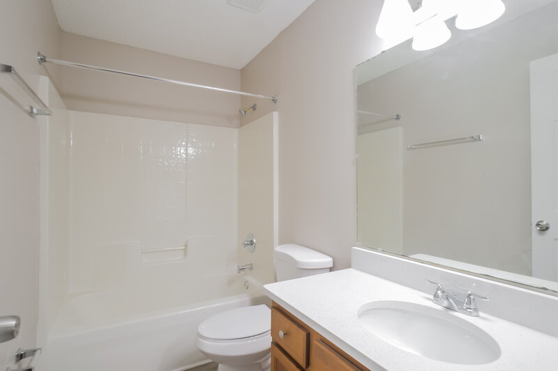 1,850/Mo, 1060 Buccaneer Blvd Green Cove Springs, FL 32043 Bathroom View