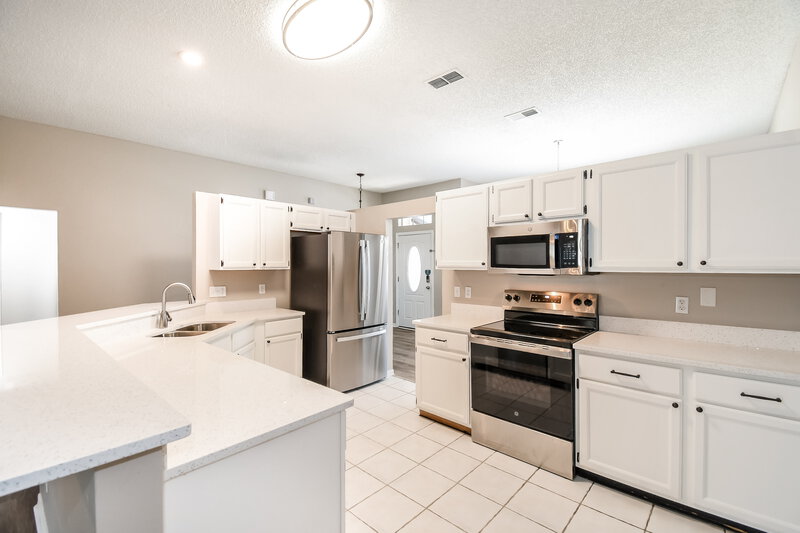 1,900/Mo, 8475 Charlesgate Cir E Jacksonville, FL 32244 Kitchen View