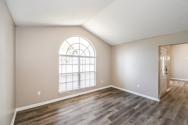 1,900/Mo, 8475 Charlesgate Cir E Jacksonville, FL 32244 Sitting Room View