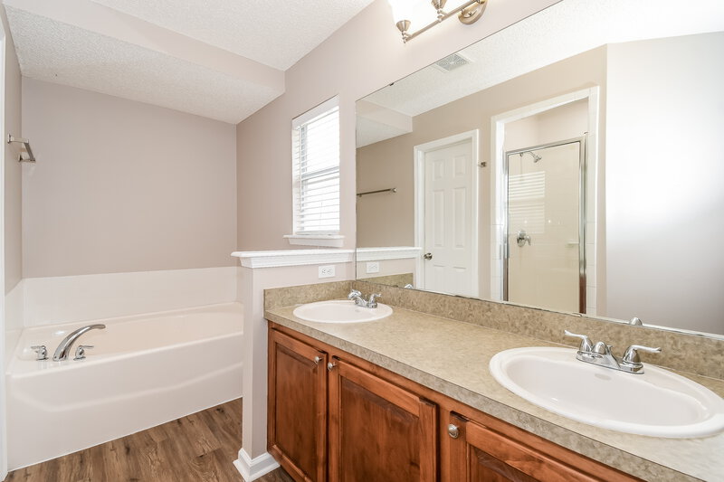 2,155/Mo, 2908 Majestic Oaks Ln Green Cove Springs, FL 32043 Main Bathroom View