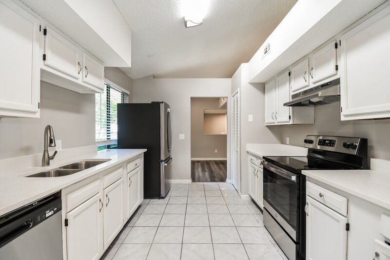 2,400/Mo, 11325 McNichols Ct Jacksonville, FL 32223 Kitchen View