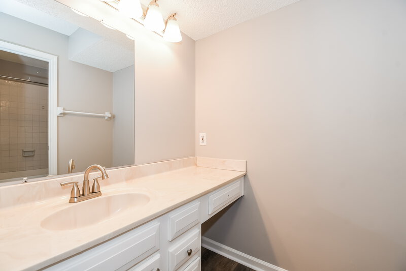 2,400/Mo, 11325 McNichols Ct Jacksonville, FL 32223 Main Bathroom View