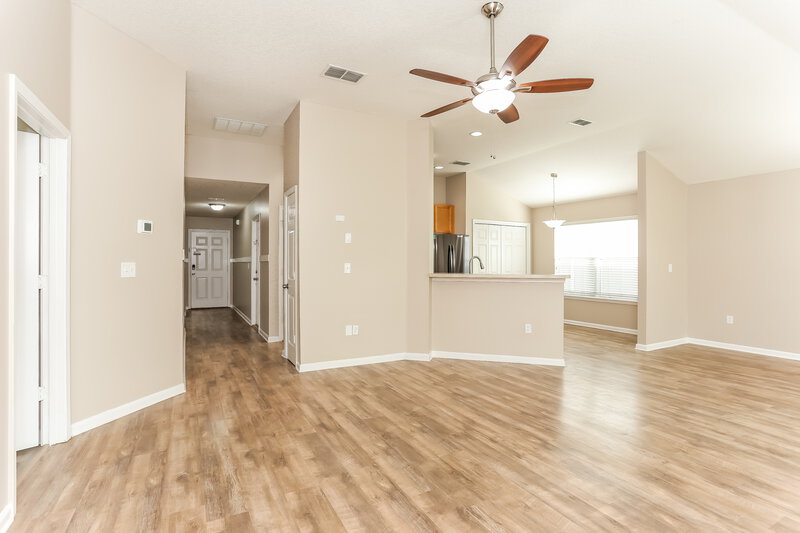 1,945/Mo, 2836 Cross Creek Dr Green Cove Springs, FL 32043 Living Room View