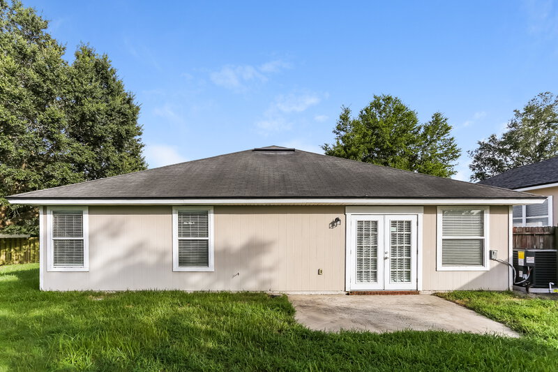 1,945/Mo, 2836 Cross Creek Dr Green Cove Springs, FL 32043 Rear View