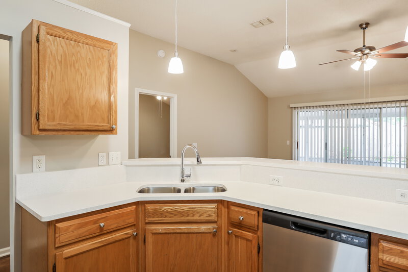 2,315/Mo, 9641 Pritmore Rd E Jacksonville, FL 32257 Kitchen View 2