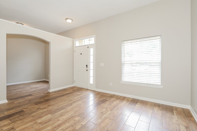 2,315/Mo, 9641 Pritmore Rd E Jacksonville, FL 32257 Sitting Room View