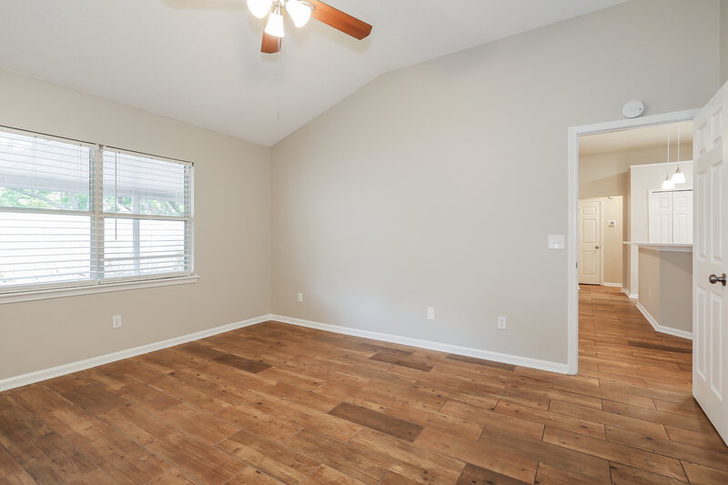 2,315/Mo, 9641 Pritmore Rd E Jacksonville, FL 32257 Main Bedroom View 2