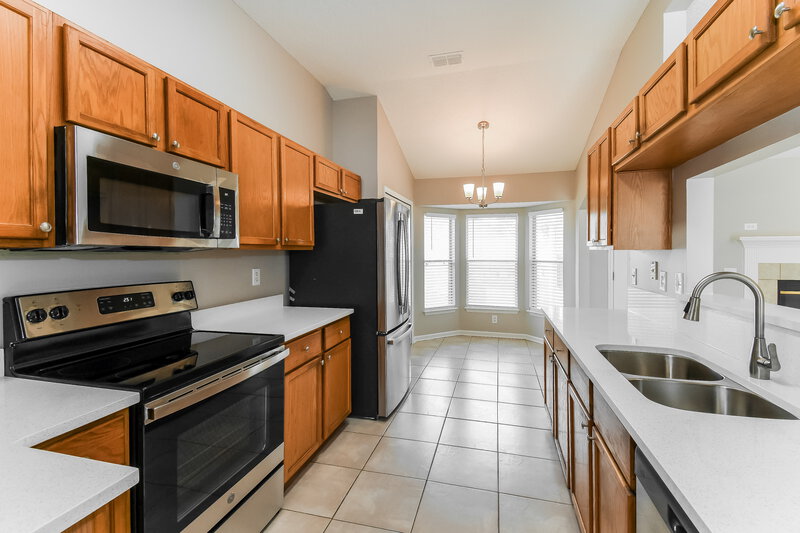 2,005/Mo, 675 Scarlet View Ct Orange Park, FL 32073 Kitchen View 2