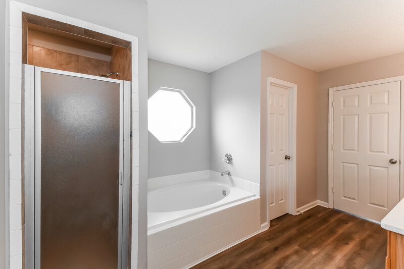 2,005/Mo, 675 Scarlet View Ct Orange Park, FL 32073 Main Bathroom View 2