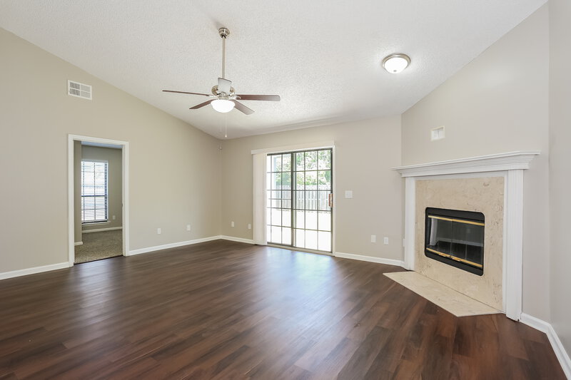 2,410/Mo, 7609 Cinnamon Tea Ct Jacksonville, FL 32244 Living Room View