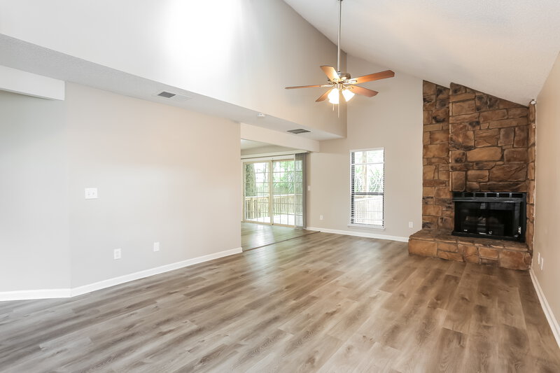 2,305/Mo, 11507 Kelvyn Grove Pl Jacksonville, FL 32225 Living Room View
