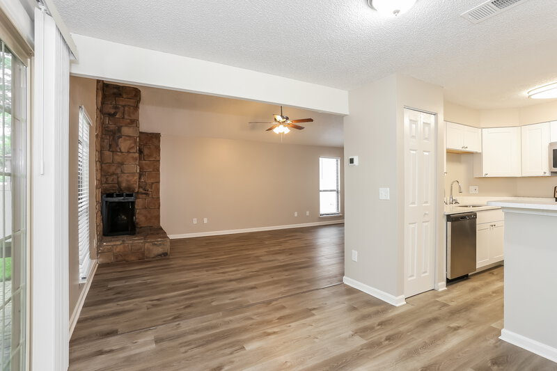 2,305/Mo, 11507 Kelvyn Grove Pl Jacksonville, FL 32225 Living Room View 4