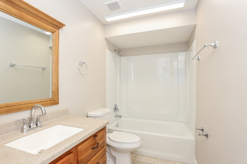 2,305/Mo, 11507 Kelvyn Grove Pl Jacksonville, FL 32225 Bathroom View