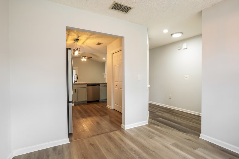 1,910/Mo, 8030 Welbeck Ln Jacksonville, FL 32244 Dining Room View