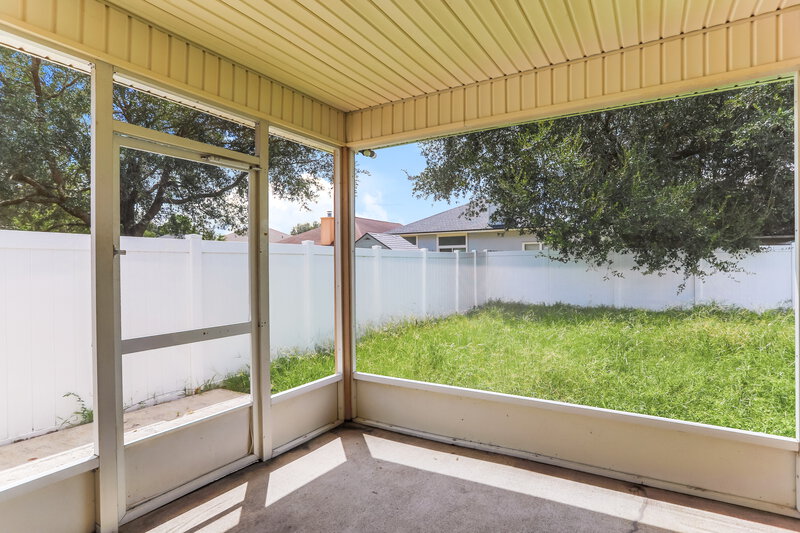 1,910/Mo, 8030 Welbeck Ln Jacksonville, FL 32244 Sun Room View