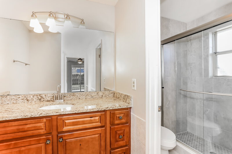 1,740/Mo, 2633 Grafton Dr Orange Park, FL 32065 Main Bathroom View