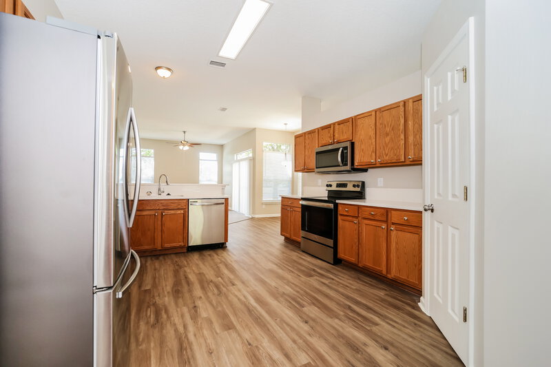 2,200/Mo, 14056 Fish Eagle Dr E Jacksonville, FL 32226 Kitchen View 2