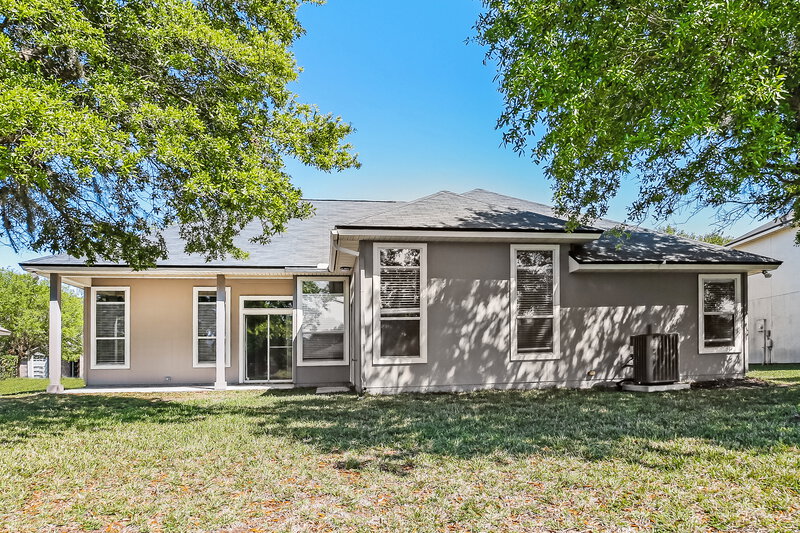 2,200/Mo, 14056 Fish Eagle Dr E Jacksonville, FL 32226 Rear View