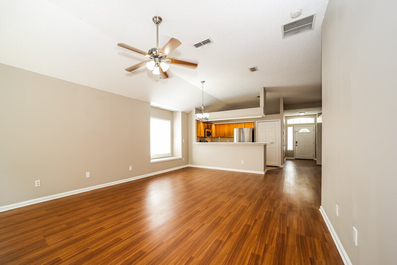 1,560/Mo, 2859 Centerwood Dr N Jacksonville, FL 32218 Living Room View 2