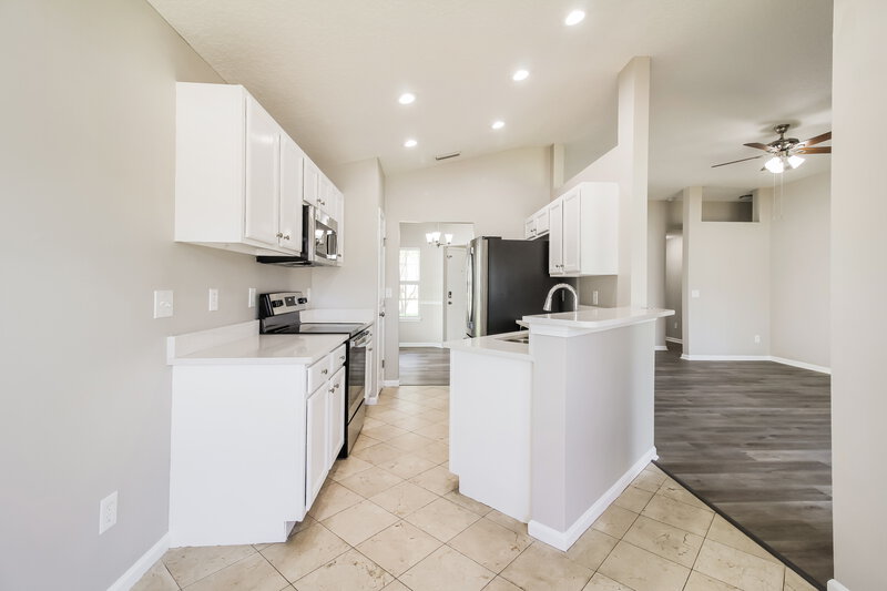 2,115/Mo, 86275 Evergreen Pl Yulee, FL 32097 Kitchen View 2