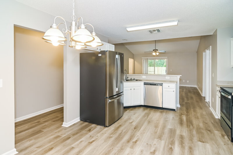 1,825/Mo, 11135 Lauren Oak Ln Jacksonville, FL 32221 Dining Room View 2