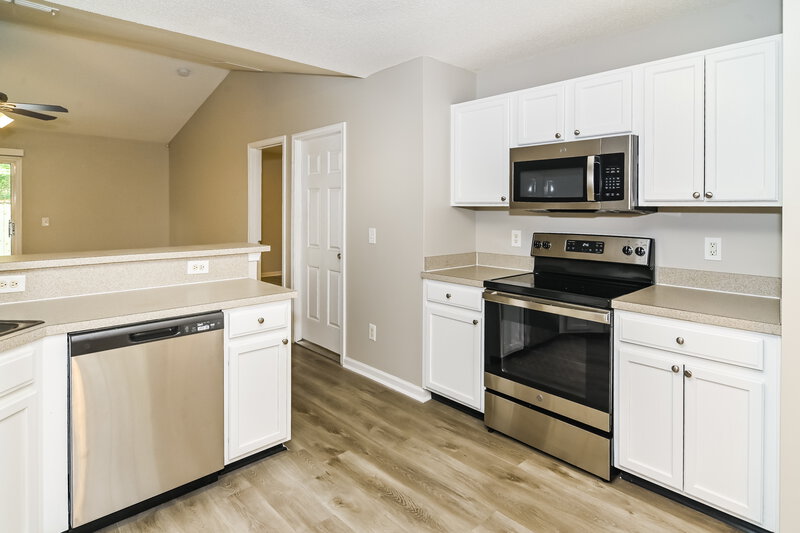 1,825/Mo, 11135 Lauren Oak Ln Jacksonville, FL 32221 Kitchen View