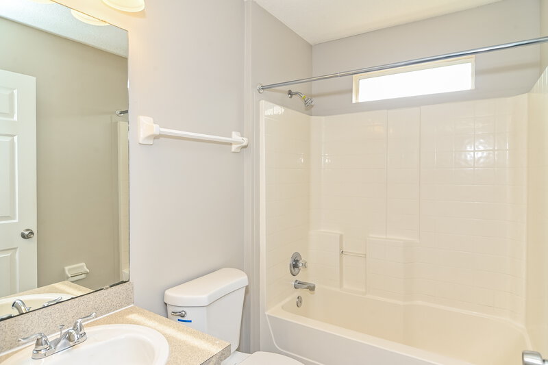 1,825/Mo, 11135 Lauren Oak Ln Jacksonville, FL 32221 Bathroom View