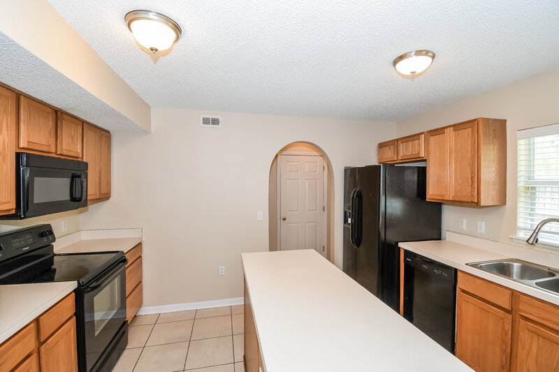 1,730/Mo, 9520 Watershed Dr N Jacksonville, FL 32220 Kitchen View