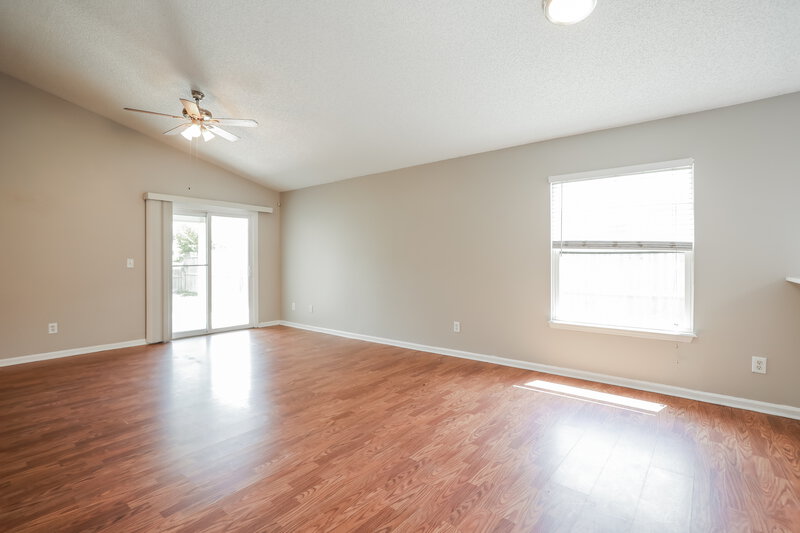 1,825/Mo, 1976 Hunters Trace Cir Middleburg, FL 32068 Living Room View