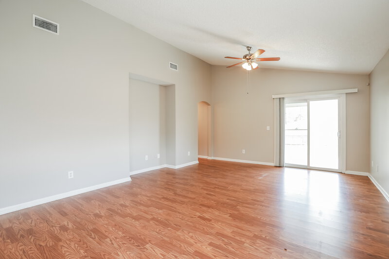 1,825/Mo, 1976 Hunters Trace Cir Middleburg, FL 32068 Living Room View 2