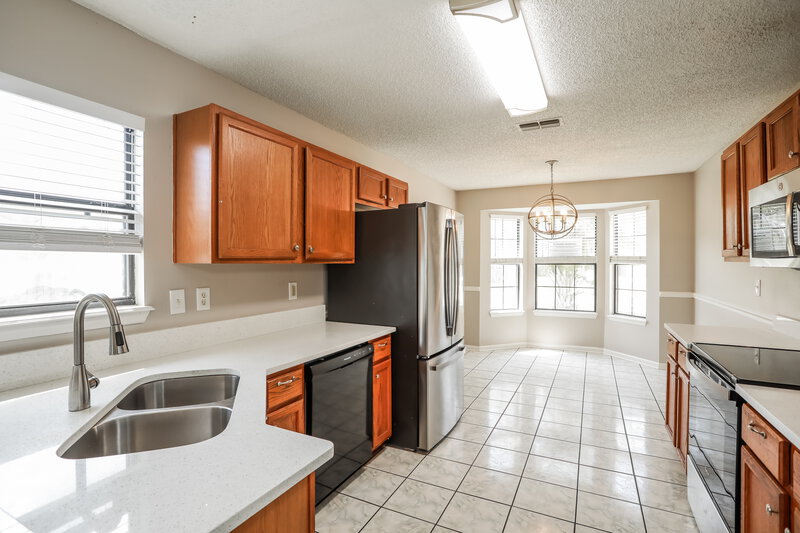 1,825/Mo, 1976 Hunters Trace Cir Middleburg, FL 32068 Kitchen View 2