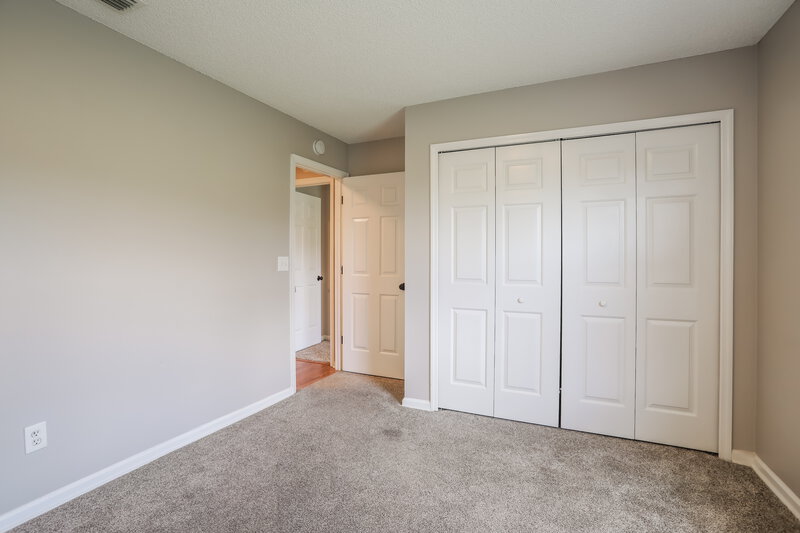 1,825/Mo, 1976 Hunters Trace Cir Middleburg, FL 32068 Bedroom View 2