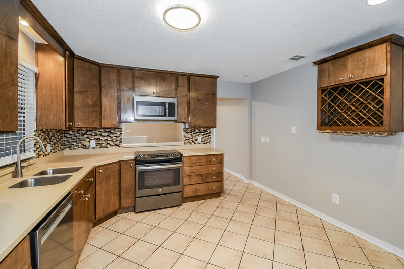 2,280/Mo, 1442 Classic Oak Ct Jacksonville, FL 32225 Kitchen View