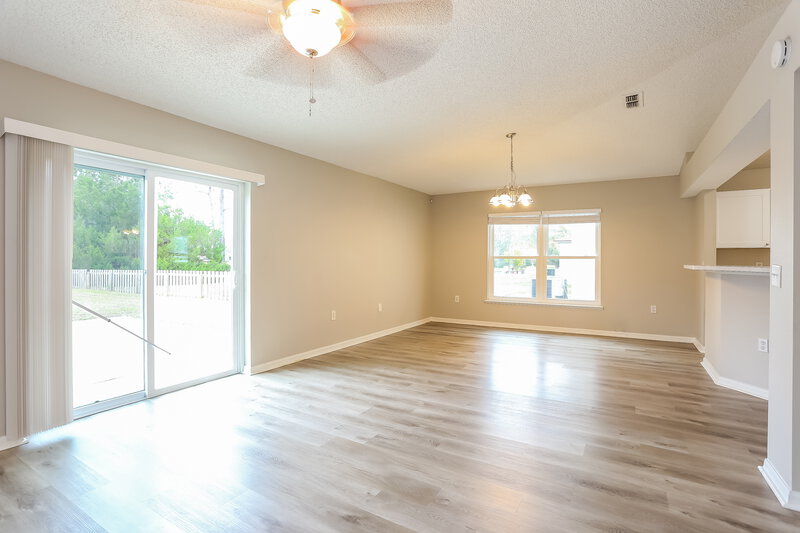 1,740/Mo, 10415 Song Sparrow Ln Jacksonville, FL 32218 Family Room View