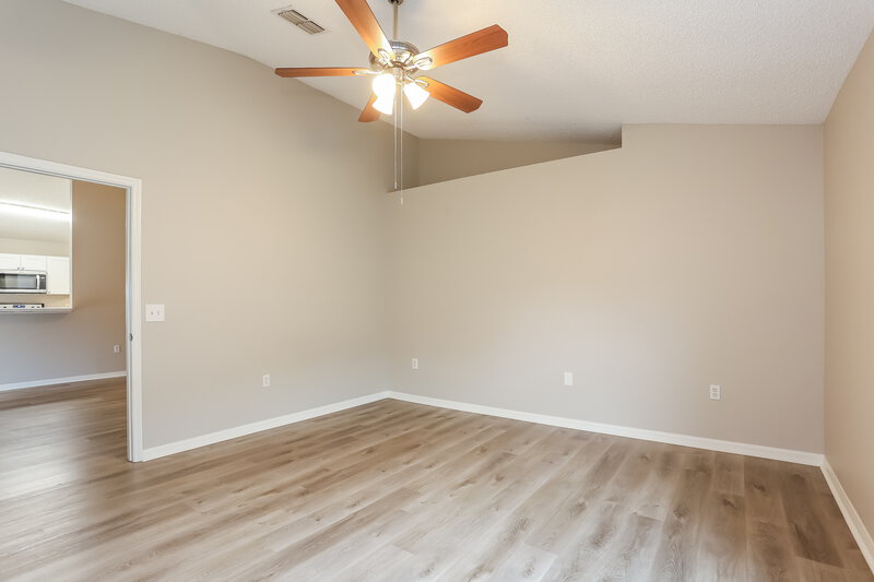 1,740/Mo, 10415 Song Sparrow Ln Jacksonville, FL 32218 Main Bedroom View 2