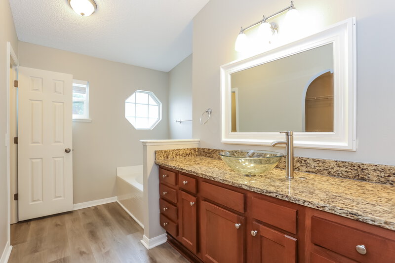 1,740/Mo, 10415 Song Sparrow Ln Jacksonville, FL 32218 Main Bathroom View