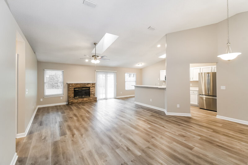 1,875/Mo, 8869 Cherry Hill Dr Jacksonville, FL 32221 Living Room View 2