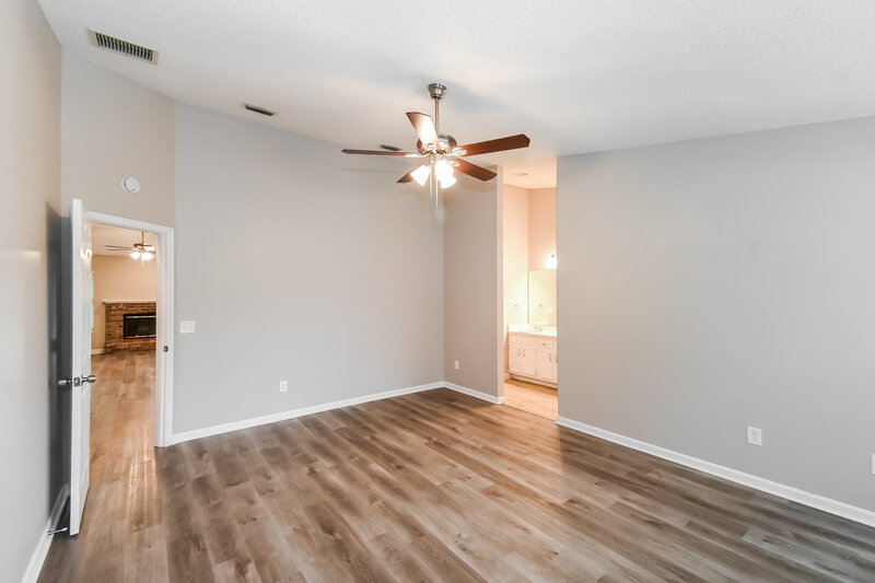 1,875/Mo, 8869 Cherry Hill Dr Jacksonville, FL 32221 Main Bedroom View 2