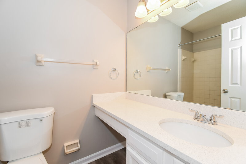 1,875/Mo, 8869 Cherry Hill Dr Jacksonville, FL 32221 Bathroom View