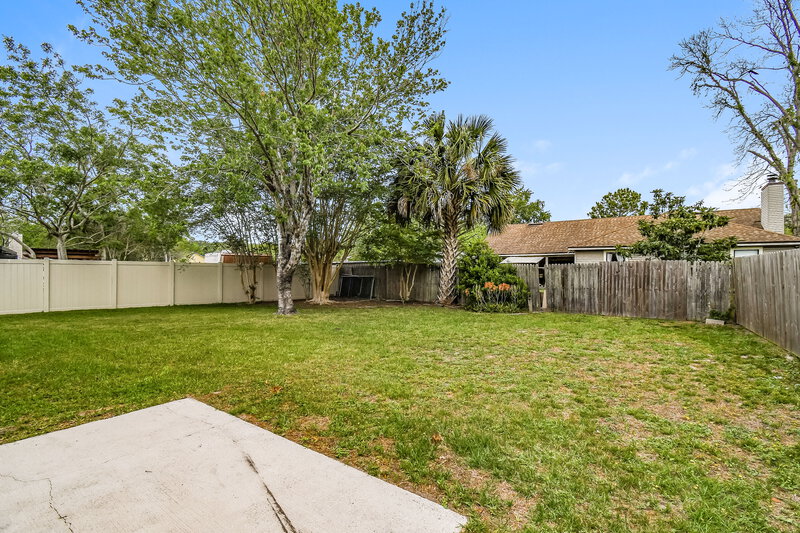 1,875/Mo, 8869 Cherry Hill Dr Jacksonville, FL 32221 Patio View