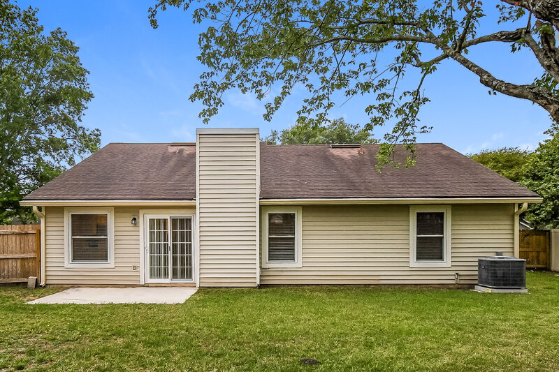 1,875/Mo, 8869 Cherry Hill Dr Jacksonville, FL 32221 Rear View