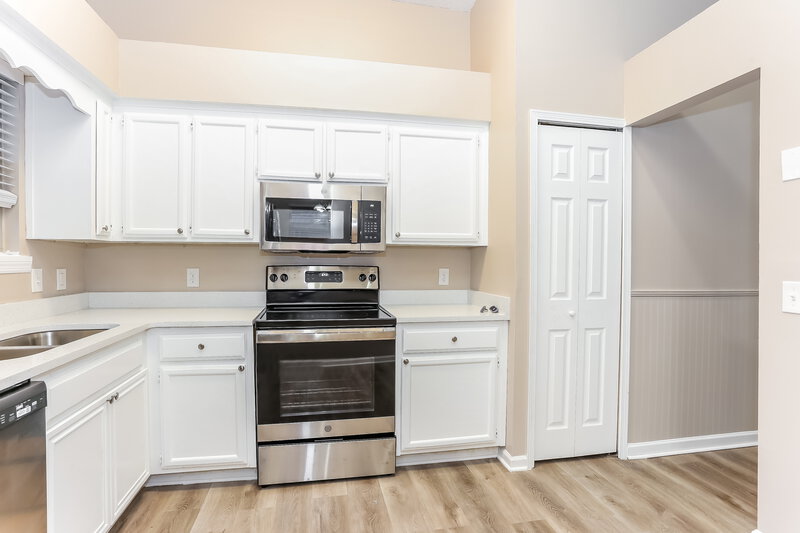 1,785/Mo, 1704 Sandy Hollow Loop Middleburg, FL 32068 Kitchen View 3