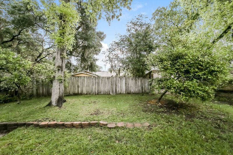 2,050/Mo, 1475 Classic Oak Rd W Jacksonville, FL 32225 Rear View 2