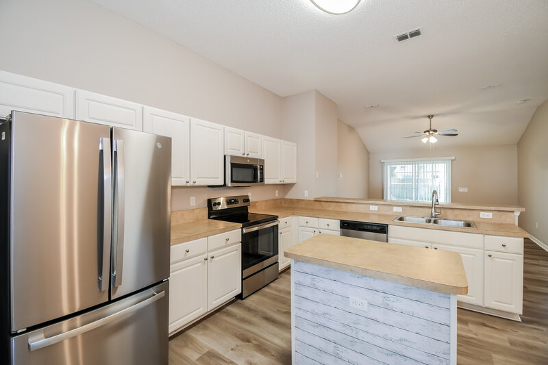 2,105/Mo, 8422 Stelling Dr S Jacksonville, FL 32244 Misc View 7