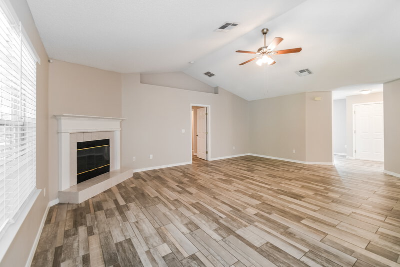 2,980/Mo, 10459 McGirts Creek Dr Jacksonville, FL 32221 Living Room View